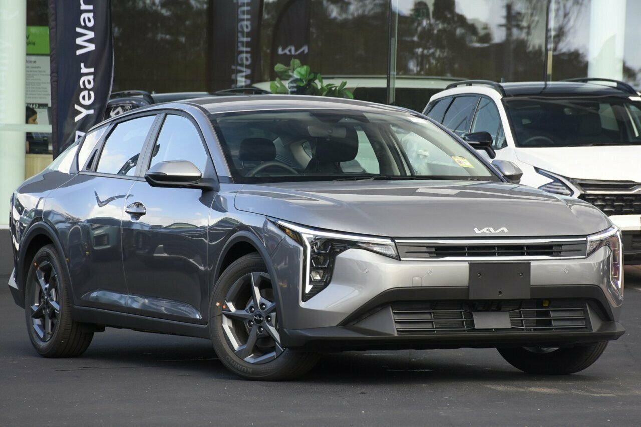 Kia K4 image 1
