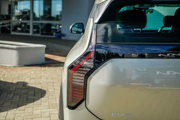 https://vehicle-cdn.autoleague.cloud/1890_31169095_14.jpg