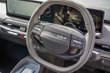 https://vehicle-cdn.autoleague.cloud/1890_31169095_22.jpg