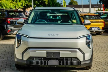 https://vehicle-cdn.autoleague.cloud/1890_31169095_4.jpg