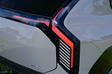 https://vehicle-cdn.autoleague.cloud/1890_31176424_11.jpg