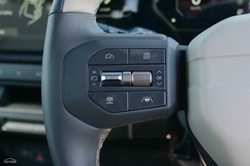 https://vehicle-cdn.autoleague.cloud/1890_31176424_15.jpg