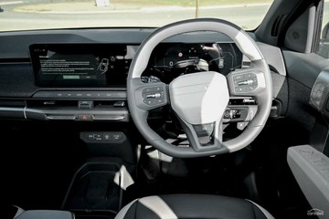 https://vehicle-cdn.autoleague.cloud/1890_31176424_7.jpg
