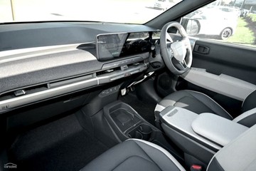 https://vehicle-cdn.autoleague.cloud/1890_31176424_8.jpg