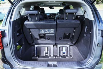 https://vehicle-cdn.autoleague.cloud/1890_31204046_10.jpg