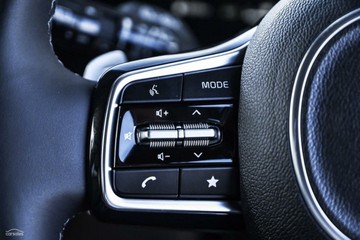 https://vehicle-cdn.autoleague.cloud/1890_31204046_14.jpg