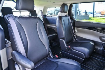 https://vehicle-cdn.autoleague.cloud/1890_31204046_8.jpg