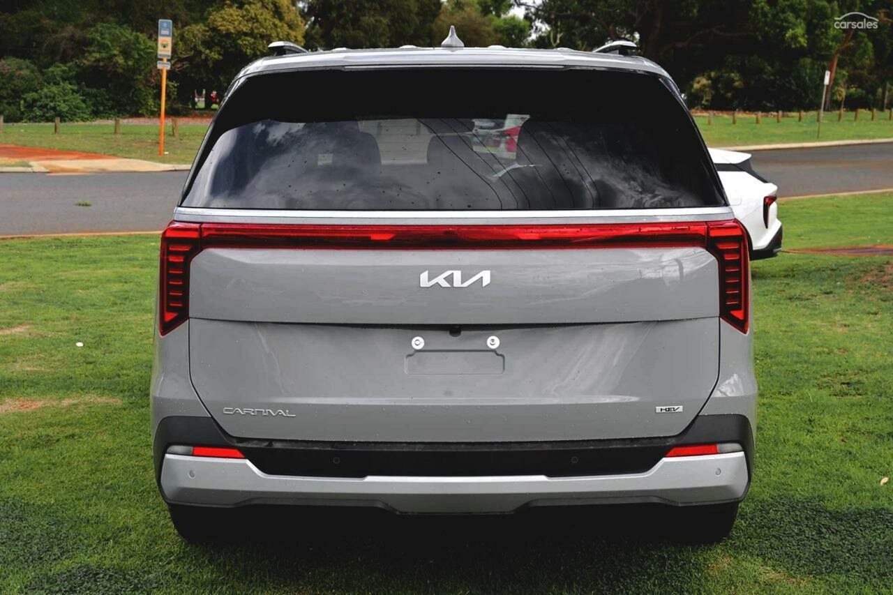 Kia Carnival image 3