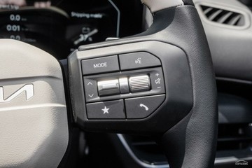 https://vehicle-cdn.autoleague.cloud/1890_31239456_12.jpg