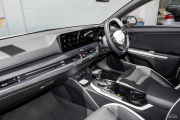 https://vehicle-cdn.autoleague.cloud/1890_31239456_7.jpg