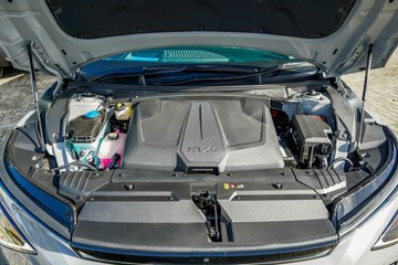https://vehicle-cdn.autoleague.cloud/1890_31257962_15.jpg