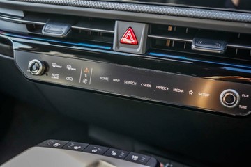 https://vehicle-cdn.autoleague.cloud/1890_31257962_18.jpg