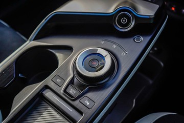 https://vehicle-cdn.autoleague.cloud/1890_31257962_21.jpg