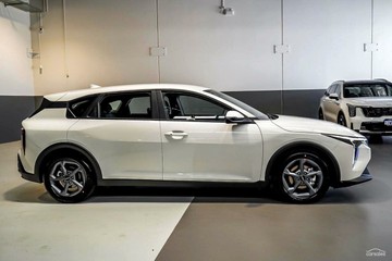 https://vehicle-cdn.autoleague.cloud/1890_31274580_6.jpg