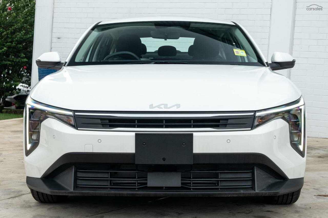 Kia K4 image 2