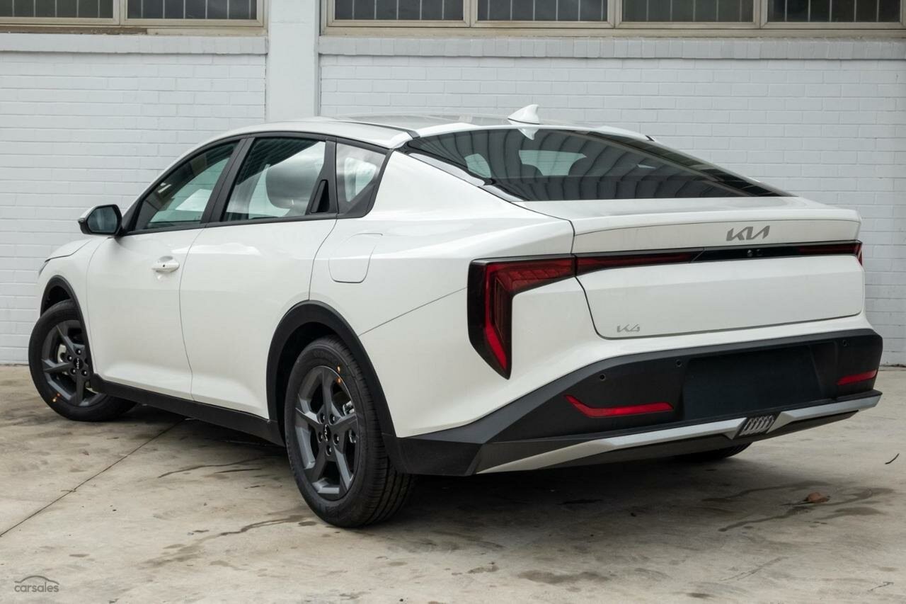 Kia K4 image 4