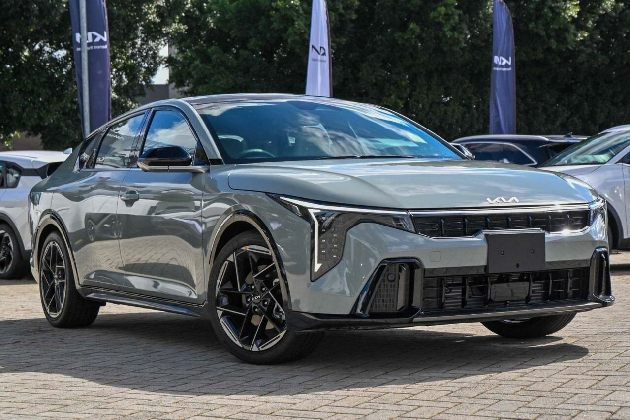 Kia K4 image 1