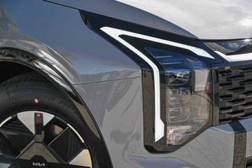 https://vehicle-cdn.autoleague.cloud/1890_31383233_20.jpg