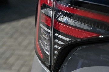 https://vehicle-cdn.autoleague.cloud/1890_31383233_21.jpg