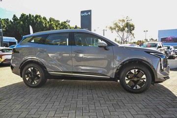 https://vehicle-cdn.autoleague.cloud/1890_31383233_5.jpg