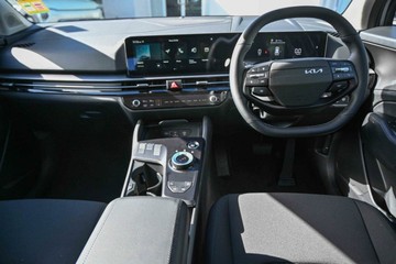https://vehicle-cdn.autoleague.cloud/1890_31383233_7.jpg