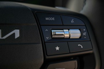 https://vehicle-cdn.autoleague.cloud/1890_31398516_15.jpg