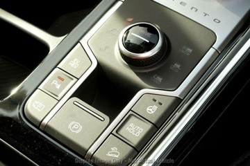 https://vehicle-cdn.autoleague.cloud/1890_31405498_16.jpg