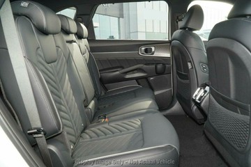 https://vehicle-cdn.autoleague.cloud/1890_31405498_8.jpg