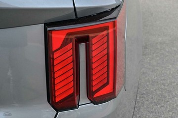 https://vehicle-cdn.autoleague.cloud/1890_31405901_6.jpg