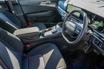 https://vehicle-cdn.autoleague.cloud/1890_31411399_18.jpg