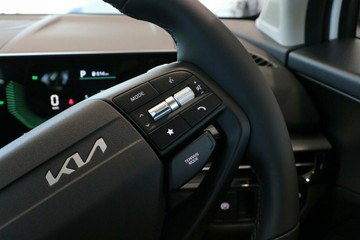 https://vehicle-cdn.autoleague.cloud/1890_31411844_16.jpg
