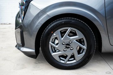 https://vehicle-cdn.autoleague.cloud/1890_31532048_8.jpg