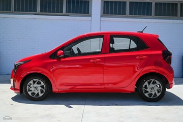 https://vehicle-cdn.autoleague.cloud/1890_31536759_5.jpg