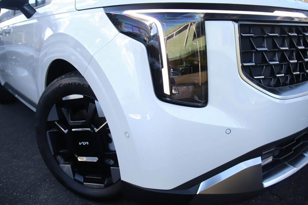 Kia Carnival image 2