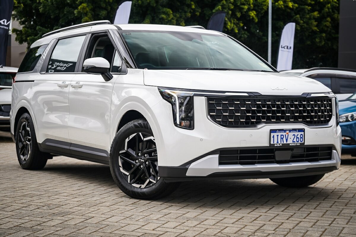 Kia Carnival image 1