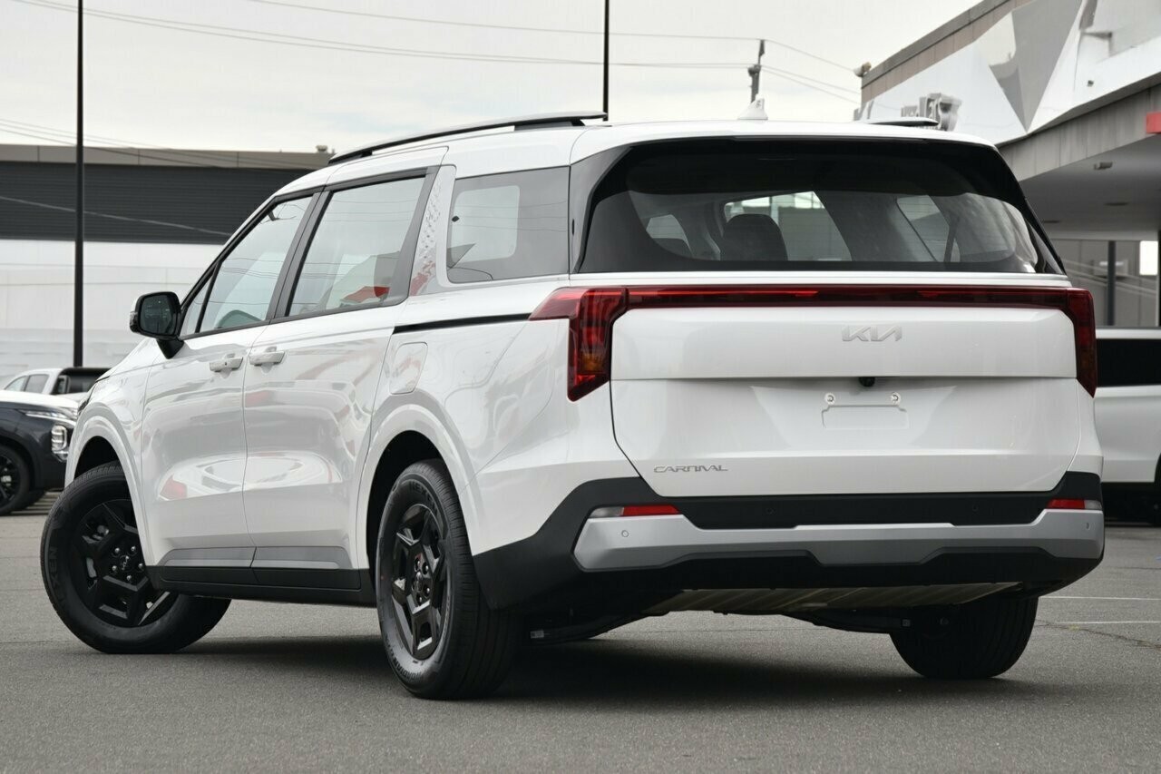 Kia Carnival image 3