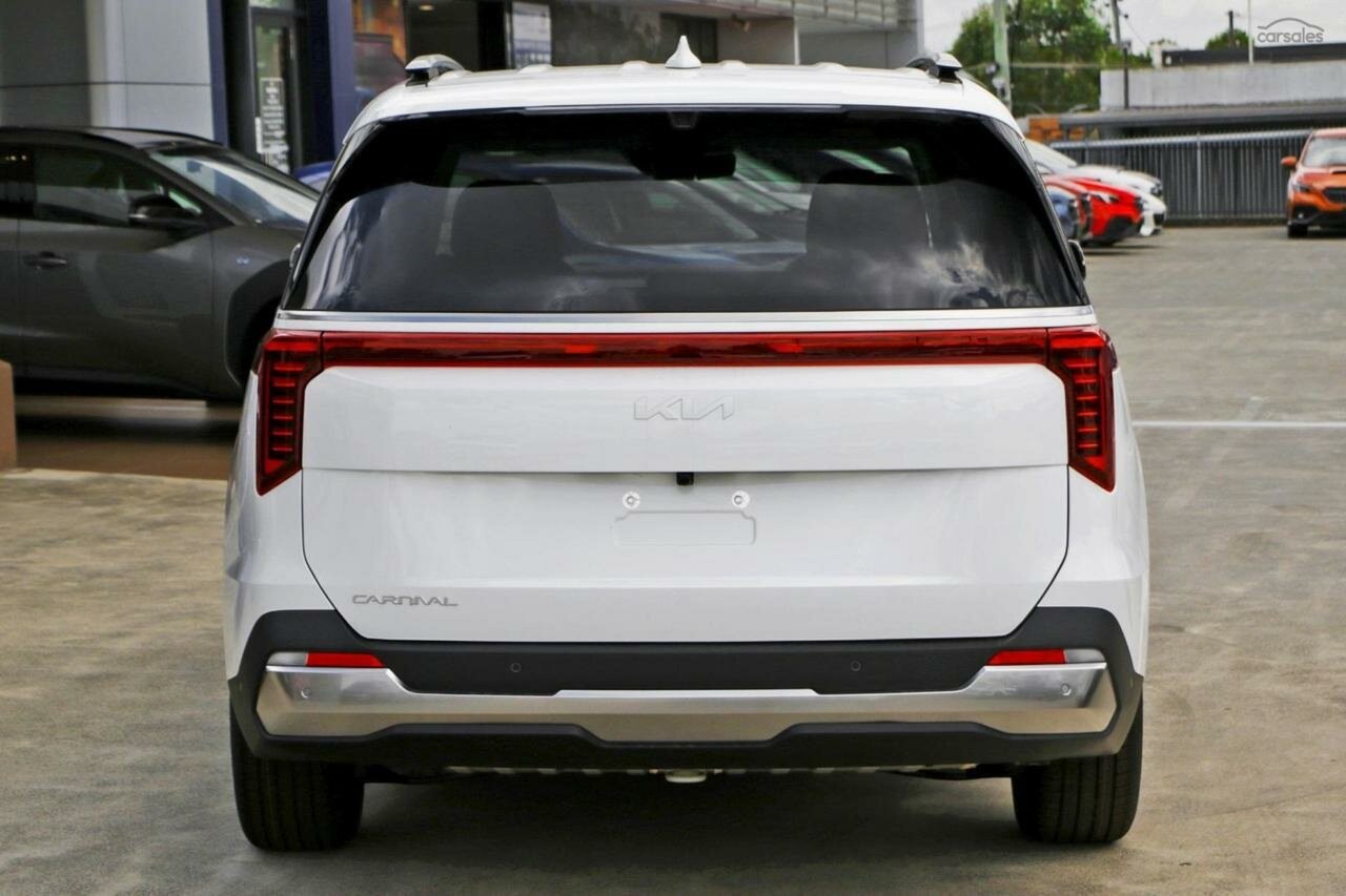 Kia Carnival image 3