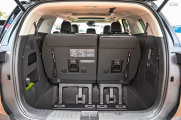 https://vehicle-cdn.autoleague.cloud/1890_31636576_11.jpg
