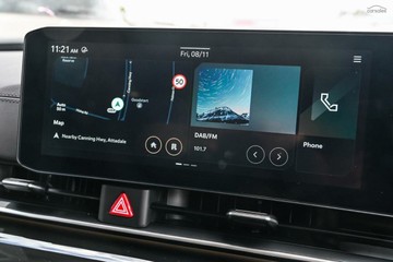 https://vehicle-cdn.autoleague.cloud/1890_31636576_13.jpg