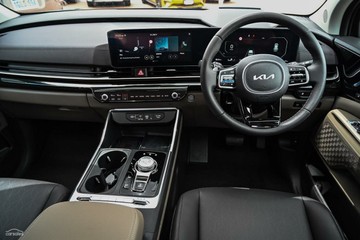 https://vehicle-cdn.autoleague.cloud/1890_31636576_7.jpg