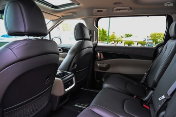 https://vehicle-cdn.autoleague.cloud/1890_31636576_8.jpg