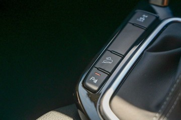 https://vehicle-cdn.autoleague.cloud/1890_31811895_17.jpg