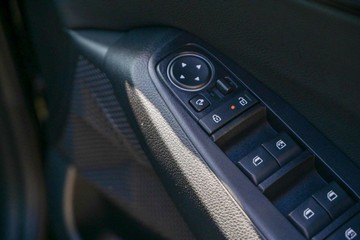 https://vehicle-cdn.autoleague.cloud/1890_31811895_18.jpg