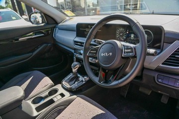 https://vehicle-cdn.autoleague.cloud/1890_31811895_19.jpg