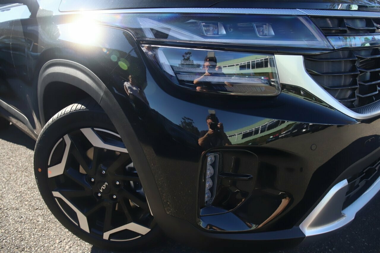 Kia Seltos image 2