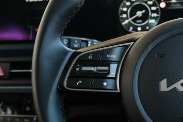 https://vehicle-cdn.autoleague.cloud/1890_31901814_15.jpg