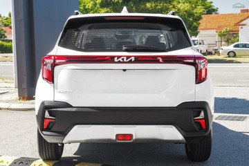 https://vehicle-cdn.autoleague.cloud/1890_31947860_3.jpg
