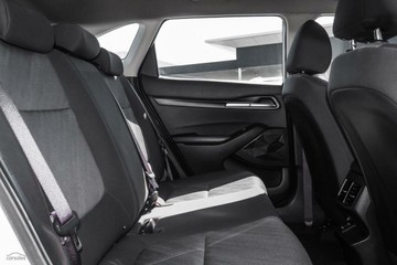 https://vehicle-cdn.autoleague.cloud/1890_31947860_9.jpg