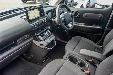 https://vehicle-cdn.autoleague.cloud/23977_220583345_10.jpg