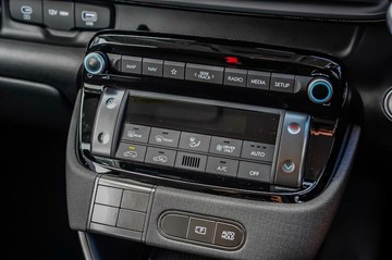 https://vehicle-cdn.autoleague.cloud/23977_220583345_21.jpg